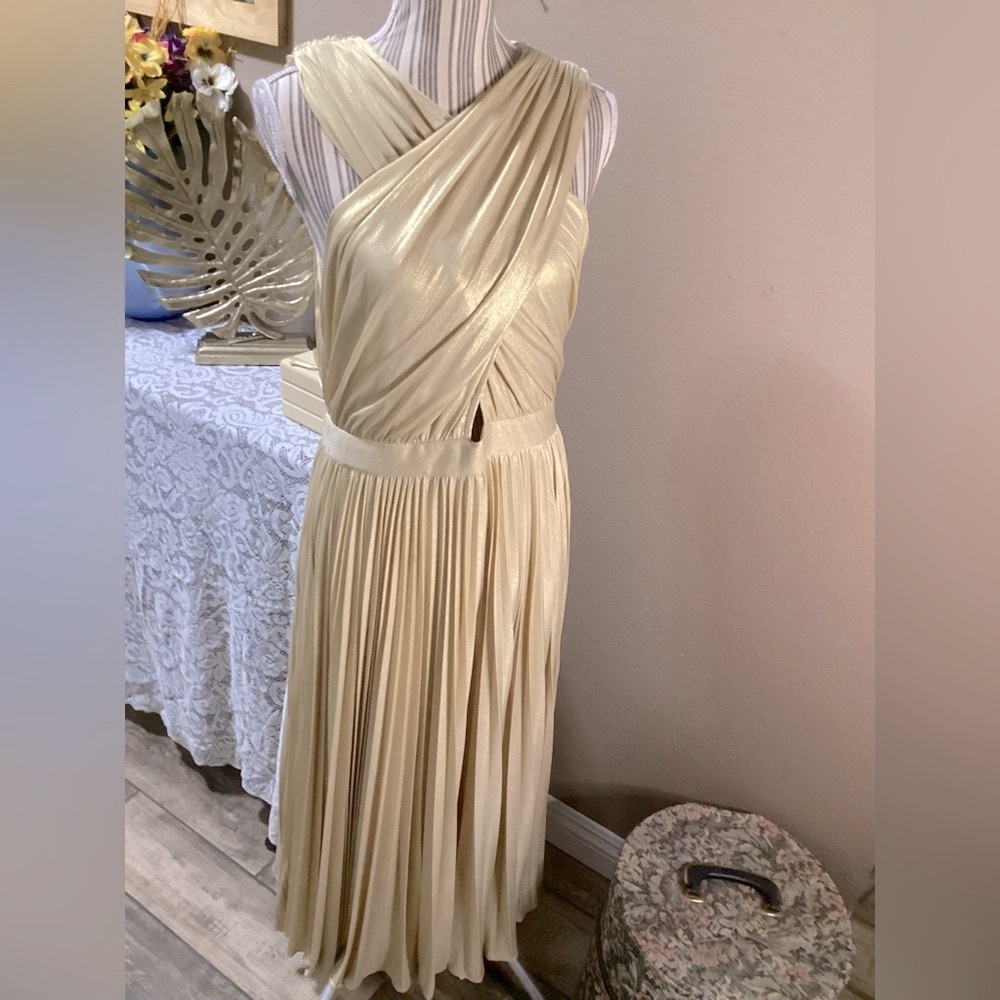 VERB by Pallavi Singhee Elegant HALTER Gold Pleated Dress - Picture 2 of 16